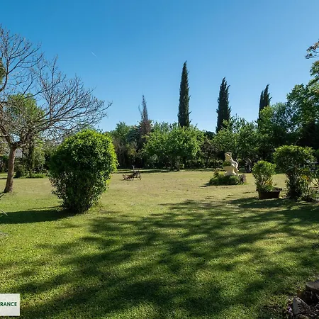 Le Pigeonnier Du Mas De Salles