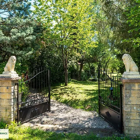 Le Pigeonnier Du Mas De Salles *