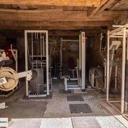 Le Pigeonnier Du Mas De Salles *