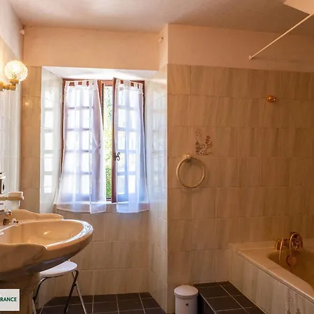 Le Pigeonnier Du Mas De Salles *